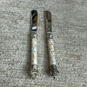 Genuine Mother of Pearl & Silver Plate Crown 2 Piece Knife Set Easter Ch…
